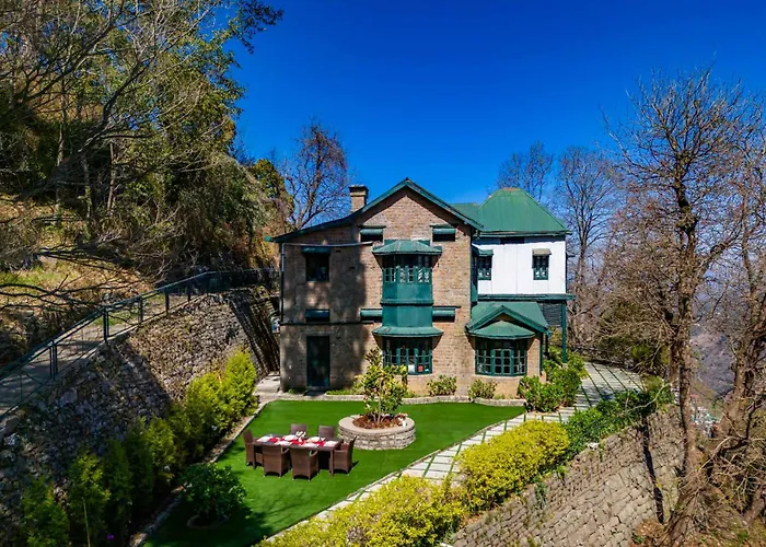 Stayvista At Padam Hill 3Br Pet Friendly Villa With Lawn At Kasauli