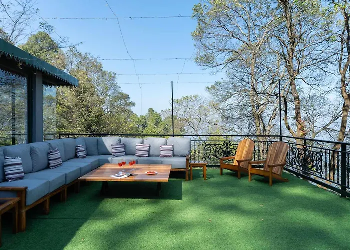Stayvista At Padam Hill 3Br Pet Friendly Villa With Lawn At Kasauli
